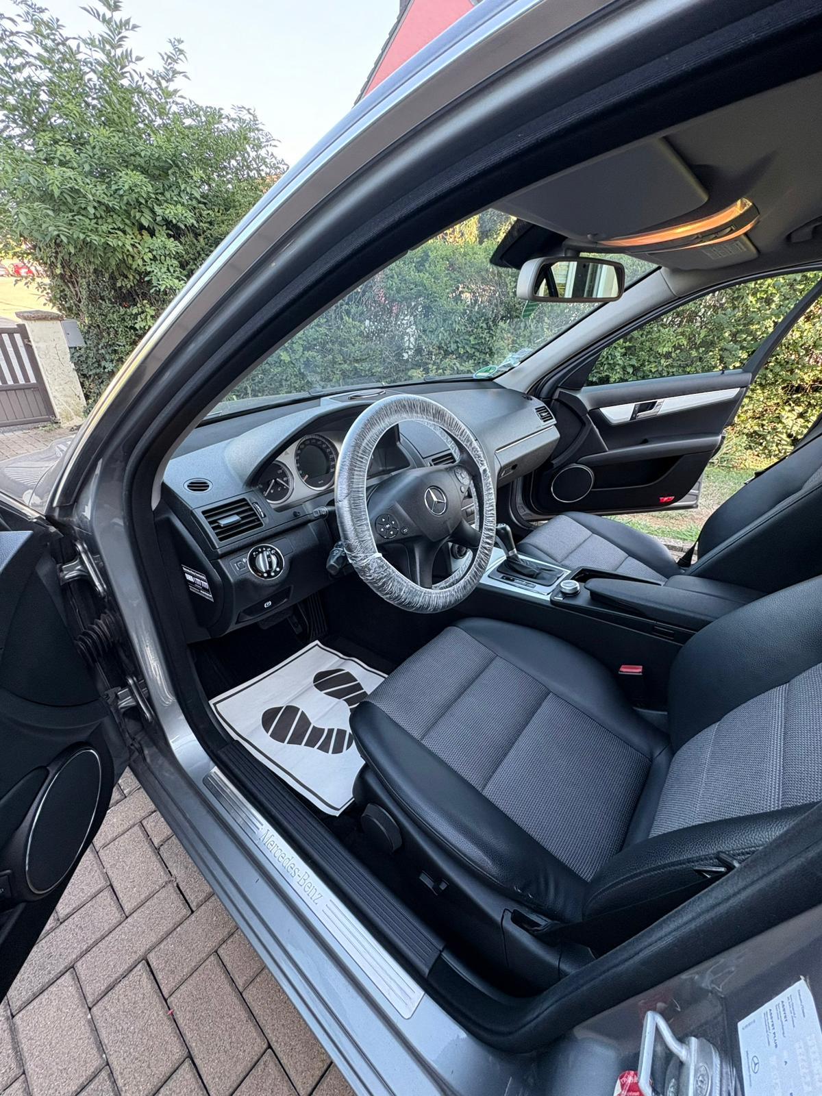 Nettoyage intérieur automobile professionnel - détailing voiture haut de gamme à domicile Issenheim